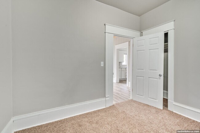 Foto del edificio - 328 Parkway Ave