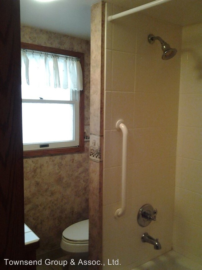 Building Photo - 2 br, 1 bath House - 2414 W Pikes Peak Avenue