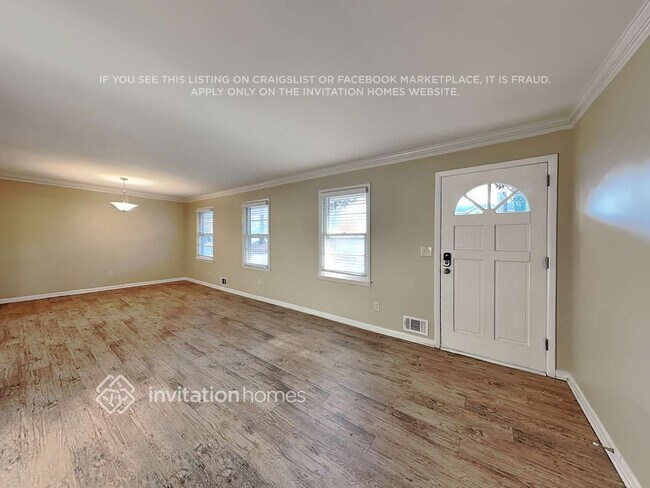 Foto del edificio - 686 Rollingwood Pl