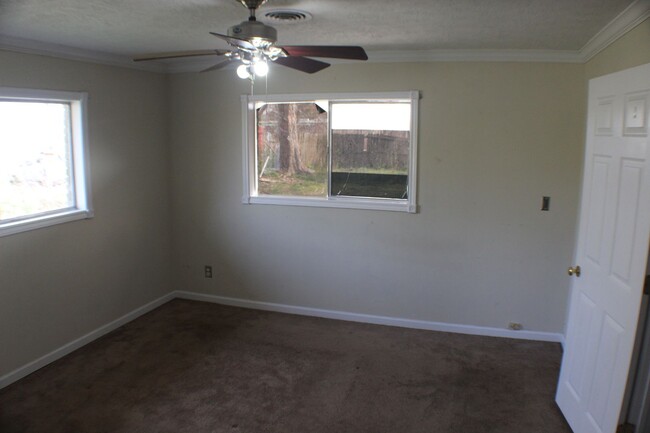 Foto del edificio - 4929 Weaver Rd