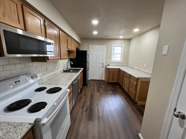 Foto del edificio - 9251 Hickory St