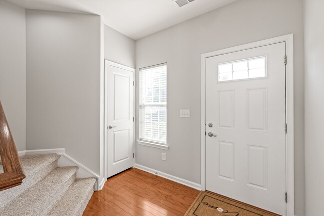 Building Photo - 3 Bedroom townhome in South Charlotte