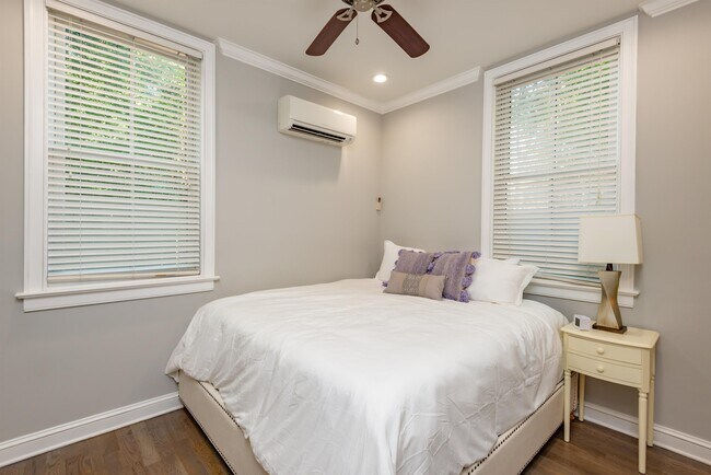 Foto del edificio - 221 Ashley Ave