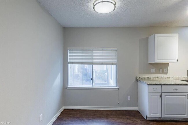 Foto del edificio - 4500 Witham Ln