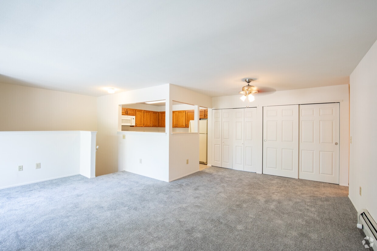 Photo - Spruce Pond Country Club Apartments