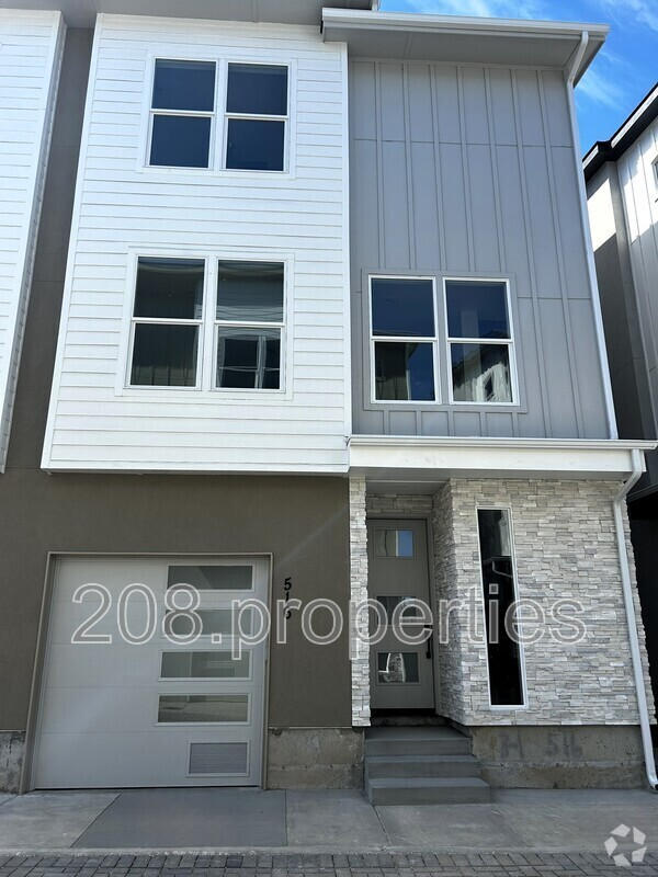 Building Photo - 516 Violets Cove Ln