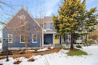 Building Photo - 641 Middle Rd