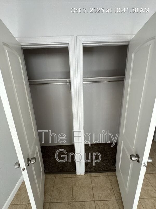 Building Photo - 570 S Richmond Ave