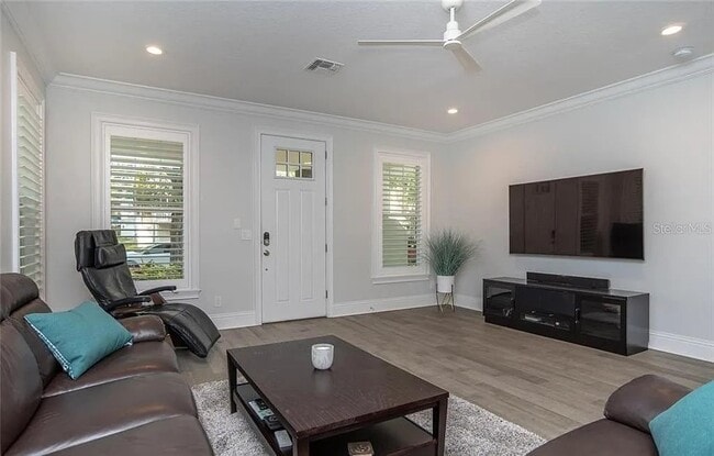 Photo - 622 24th Ave N Townhome