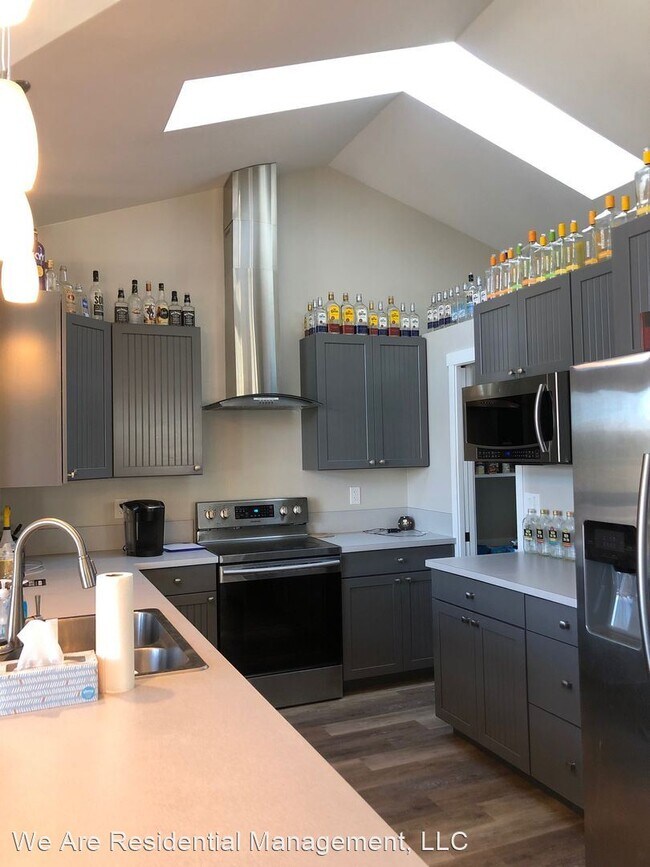 Foto del edificio - 4 br, 2.5 bath House - 33 S. Pine Circle