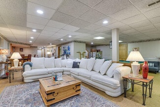 Building Photo - 7 Creekside Ln