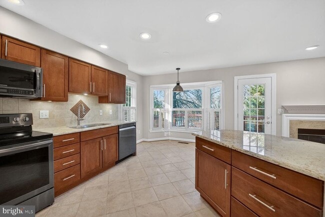 Foto del edificio - 8110 Meadow Springs Ct