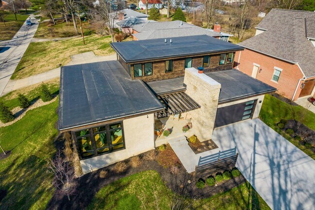 Foto del edificio - 250 McCoy Ave