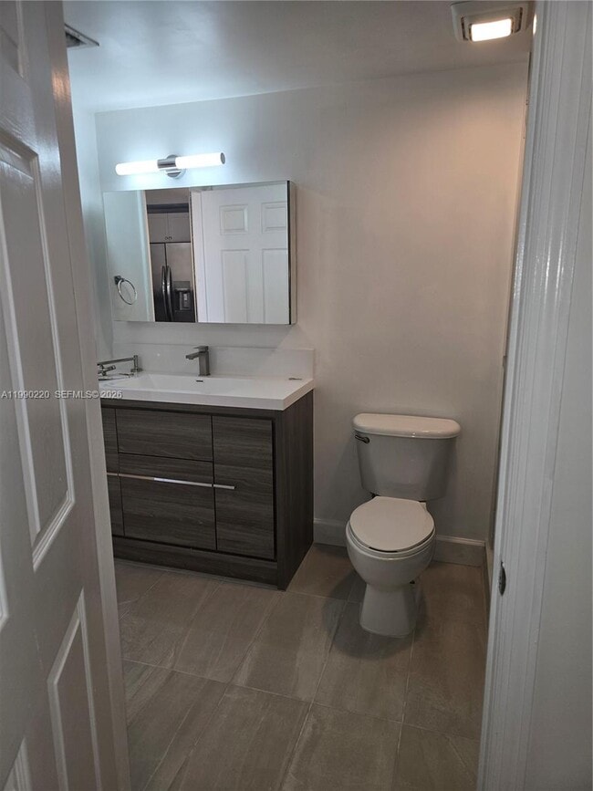 Foto del edificio - 8430 SW 8th St