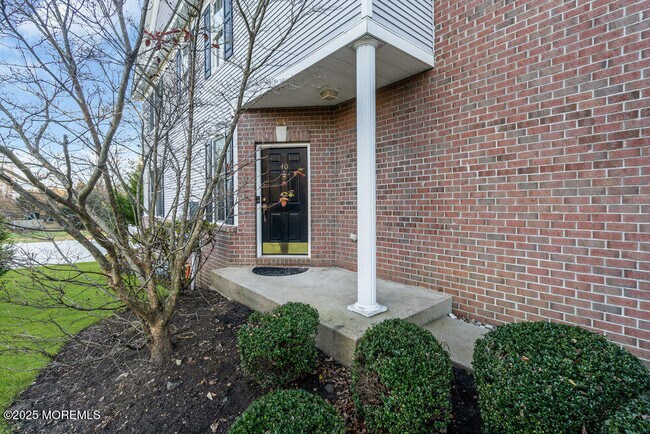 Foto del edificio - 40 Demarest Dr