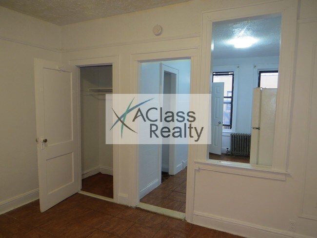 Building Photo - 3084 45th St