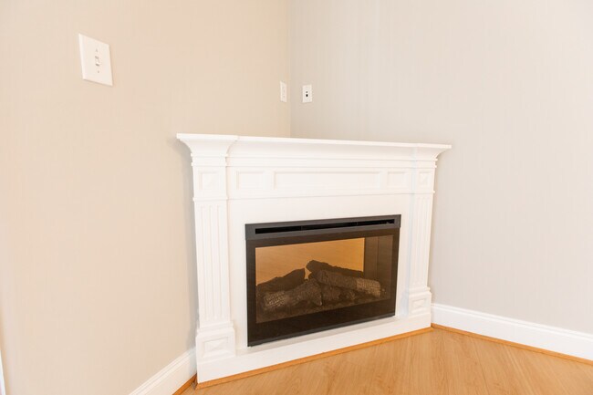 Building Photo - Echo at Forest View