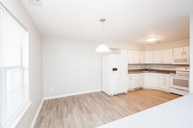 Foto del edificio - 2 Bedroom 2.5 Bathrooms in South Chesapeake