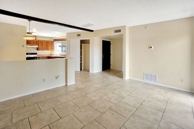 Foto del edificio - 4325 E Fairmount St