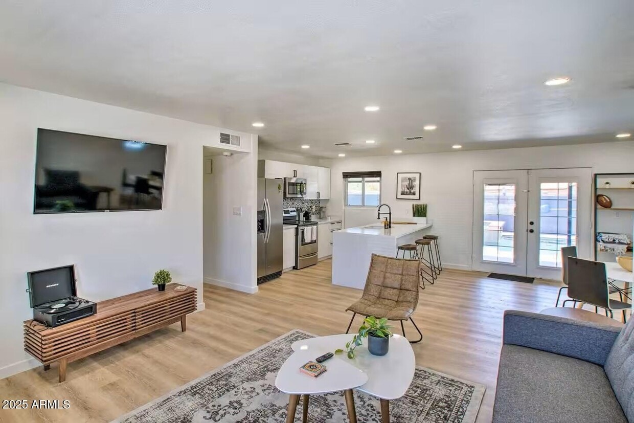 Foto principal - 1233 E Marny Rd