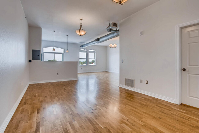 Building Photo - 277 N Broadway