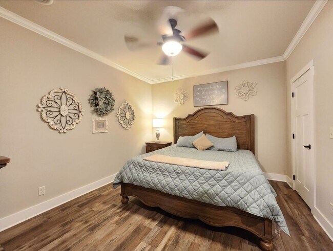 Foto del edificio - 250 Horn Ln