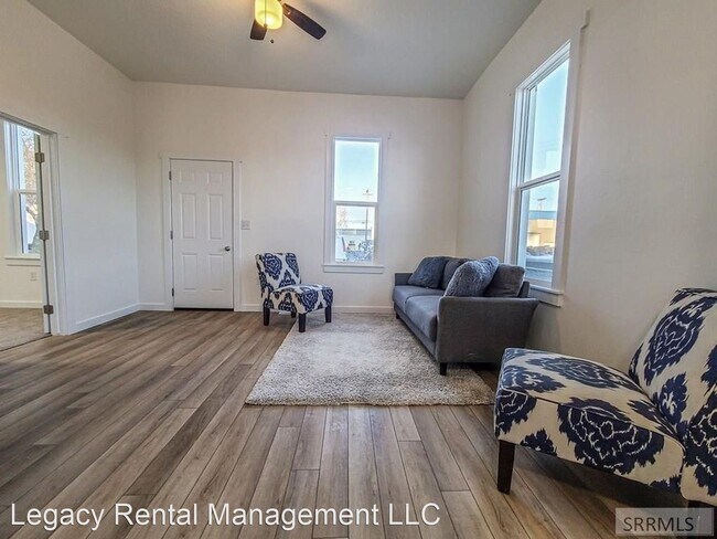 Foto del edificio - 3 br, 1 bath House - 205 Lava St.