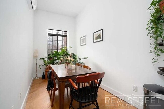 Building Photo - Prime Williamsburg 3-Bedroom with Private Backyard + Laundry in Building