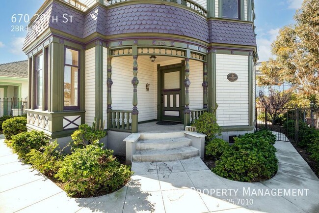 Foto del edificio - Beautiful 2bed/2bath Victorian style home ...