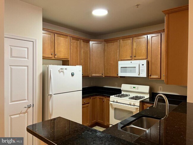 Building Photo - 3840 Lightfoot St