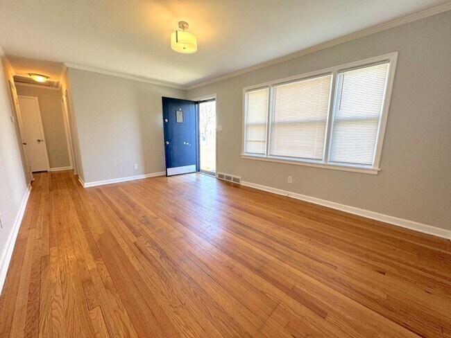 Building Photo - 3 Bedroom Ranch Home