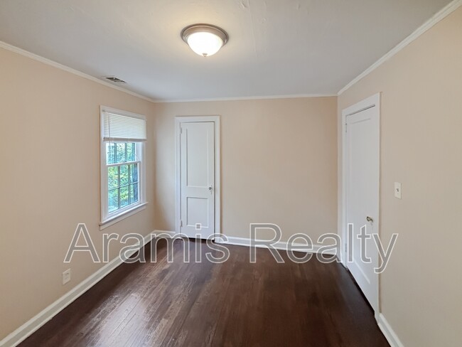 Building Photo - 5041 Ash St