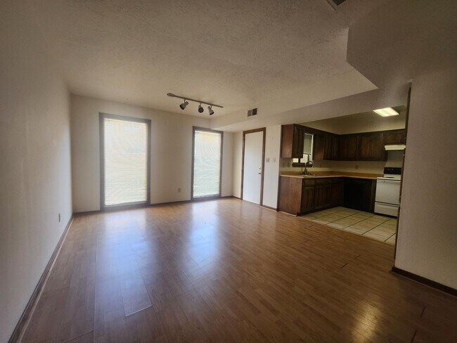 Foto del edificio - 2834 Estrella Brillante St NW