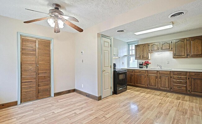 Foto del edificio - Beautiful 3 Bedroom, 1.5 Bath in Colonial West York!