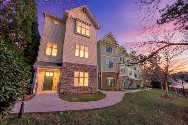 Building Photo - 110 Garrison Walk