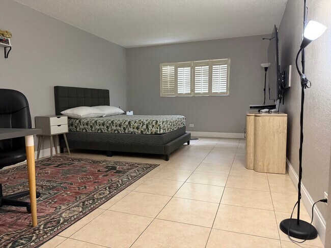 Foto del edificio - 800 NE 195th St