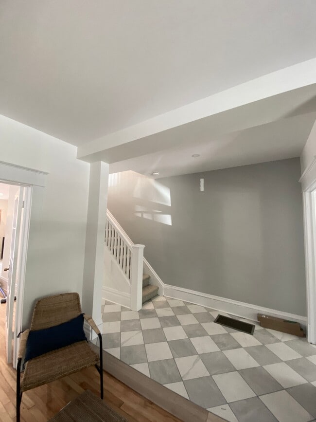 Building Photo - 119 Hopewell Ave