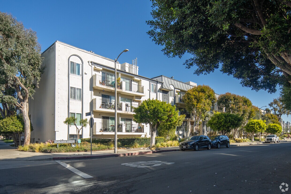 La Maison 8200 Redlands St Playa del Rey, CA Apartments for Rent in