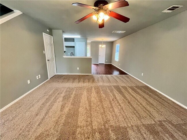 Building Photo - 2825 Deerfern Ln