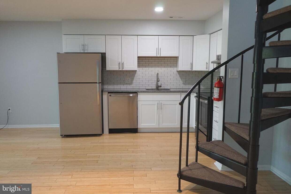 33 Chelmsford Ct, Evesham, NJ 08053 Townhome Rentals in Evesham NJ