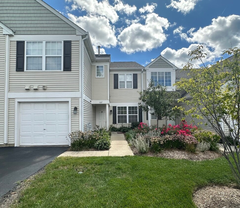Primary Photo - 2235 Waterleaf Ct