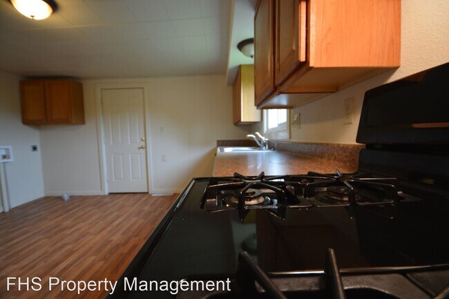 Building Photo - 2 br, 1 bath House - 2457 N Cottage Ave