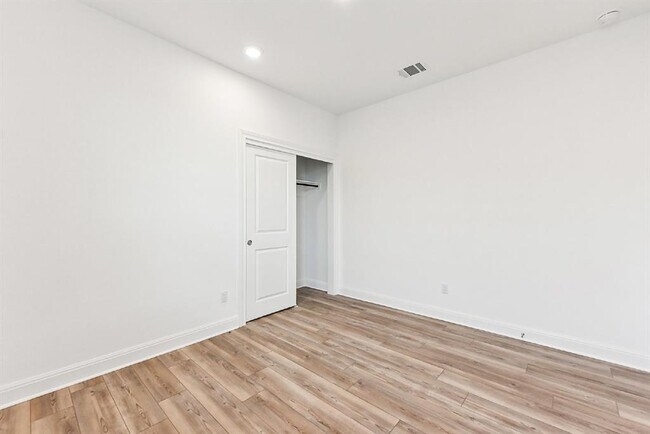 Foto del edificio - 320 Fish Trap Rd