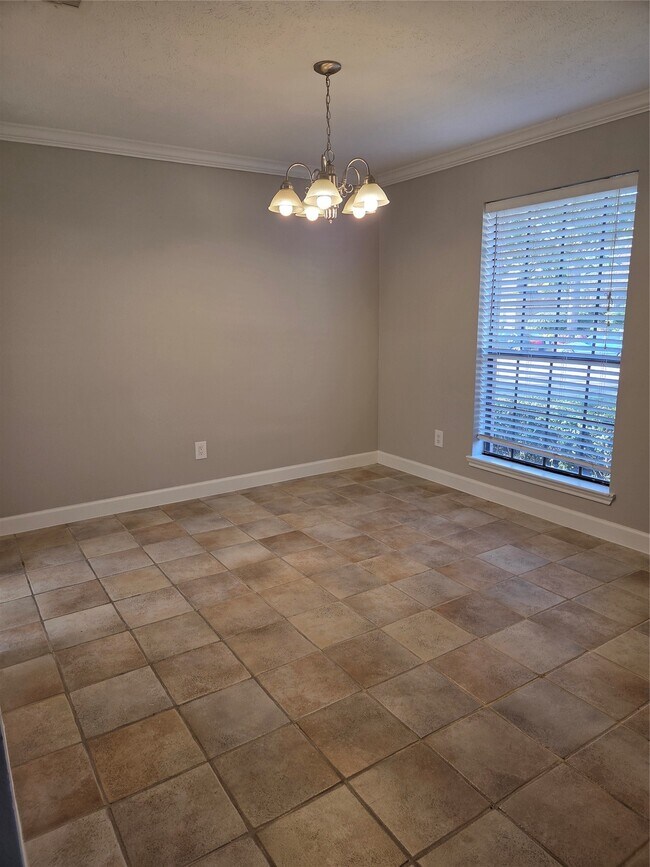 Foto del edificio - 14743 Charlmont Dr