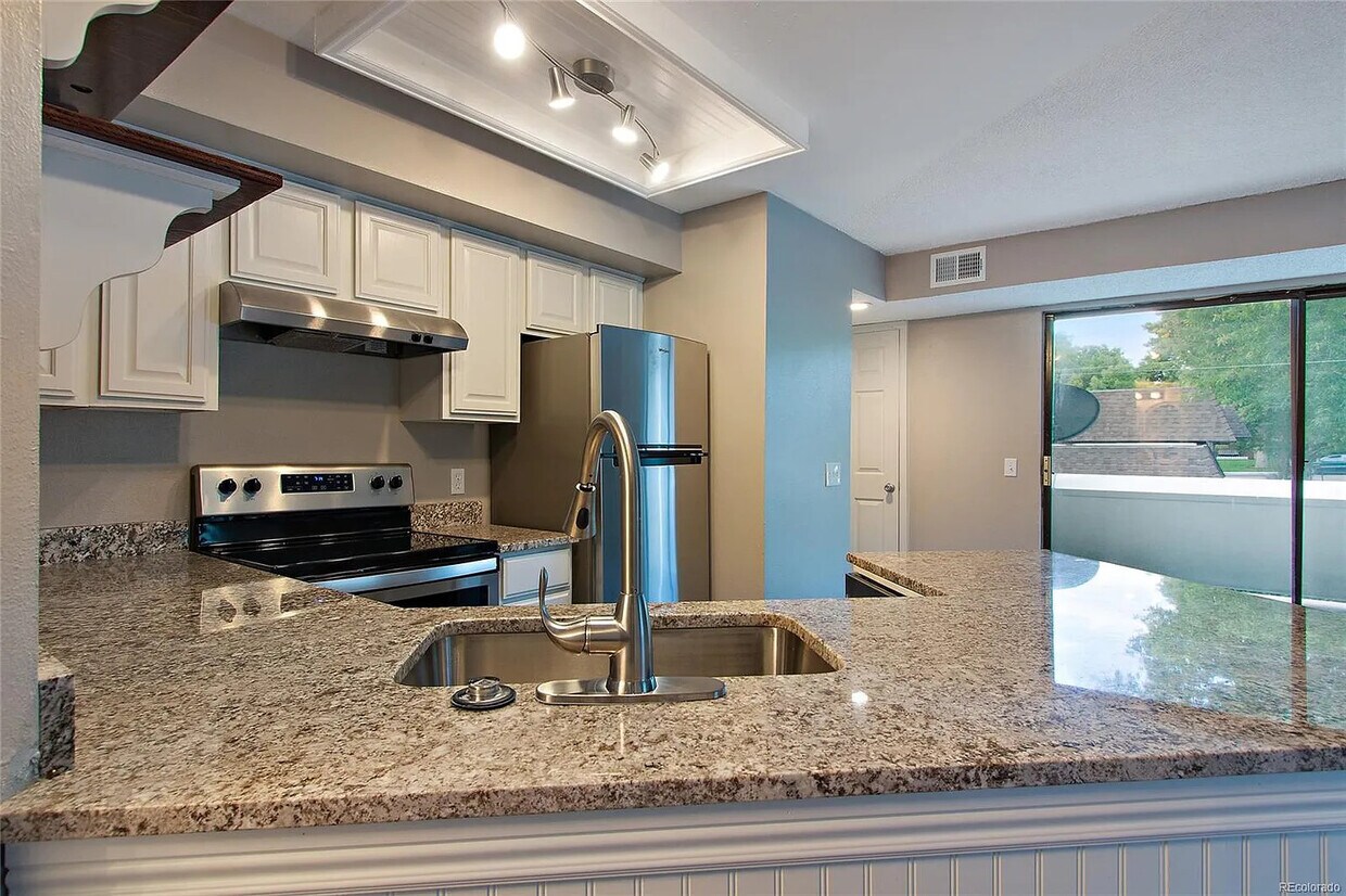 Foto principal - 5250 S Huron Way