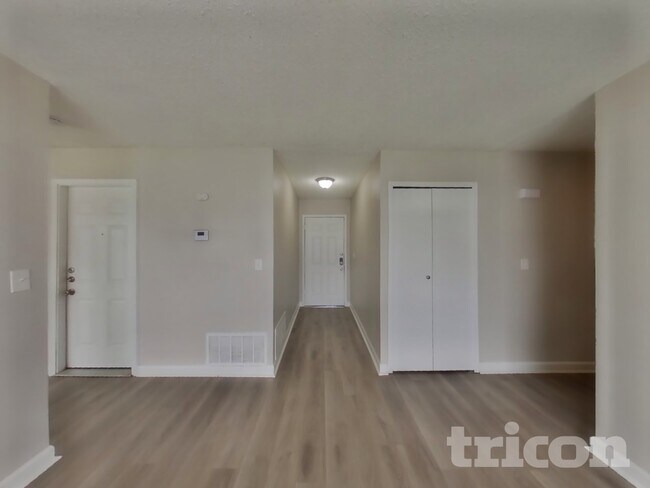 Foto del edificio - 7326 Glen Trail