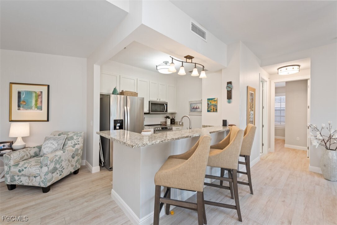 Foto del edificio - 8000 Via Sardinia St