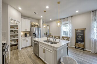 Building Photo - 7099 Silverleaf Oak St