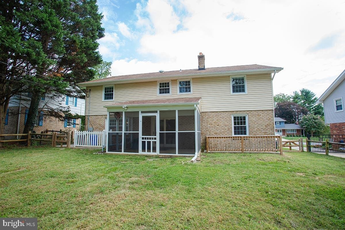 Foto principal - 232 W Padonia Rd