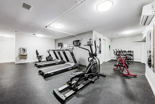 Building Photo - Pier 100 Apartments